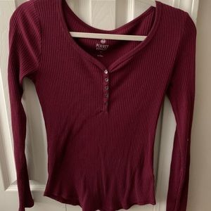 Fitted burgundy long sleeve
